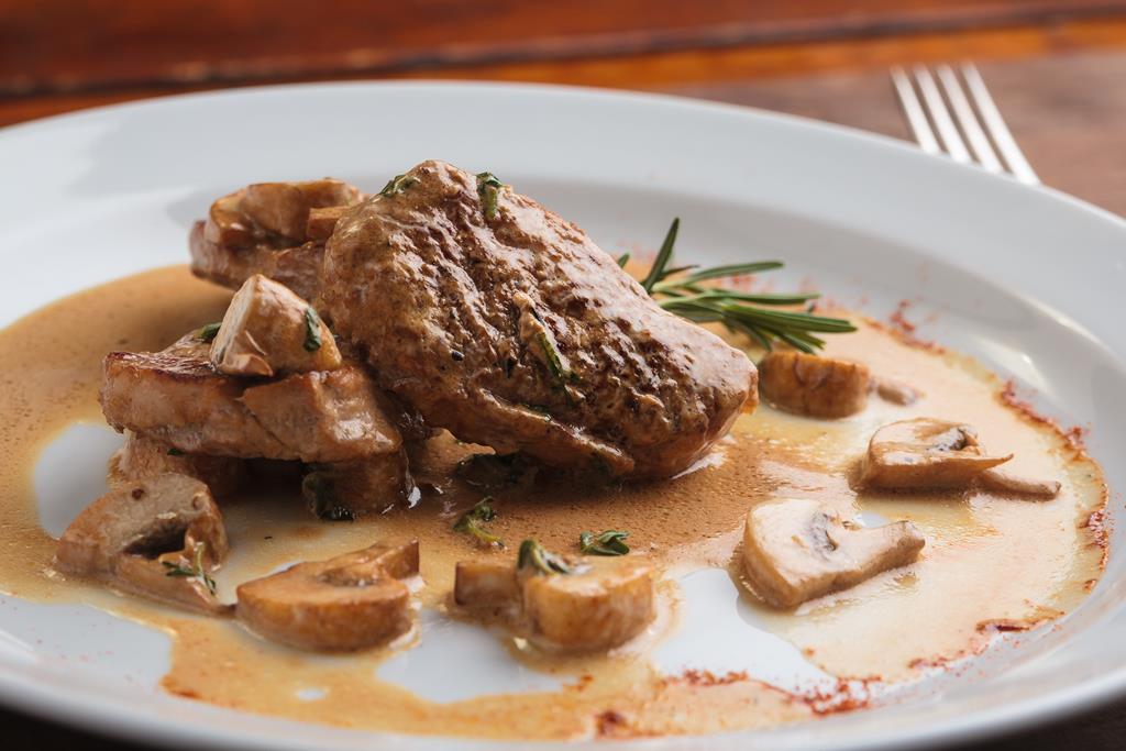 Mushroom and Garlic Roast Beef